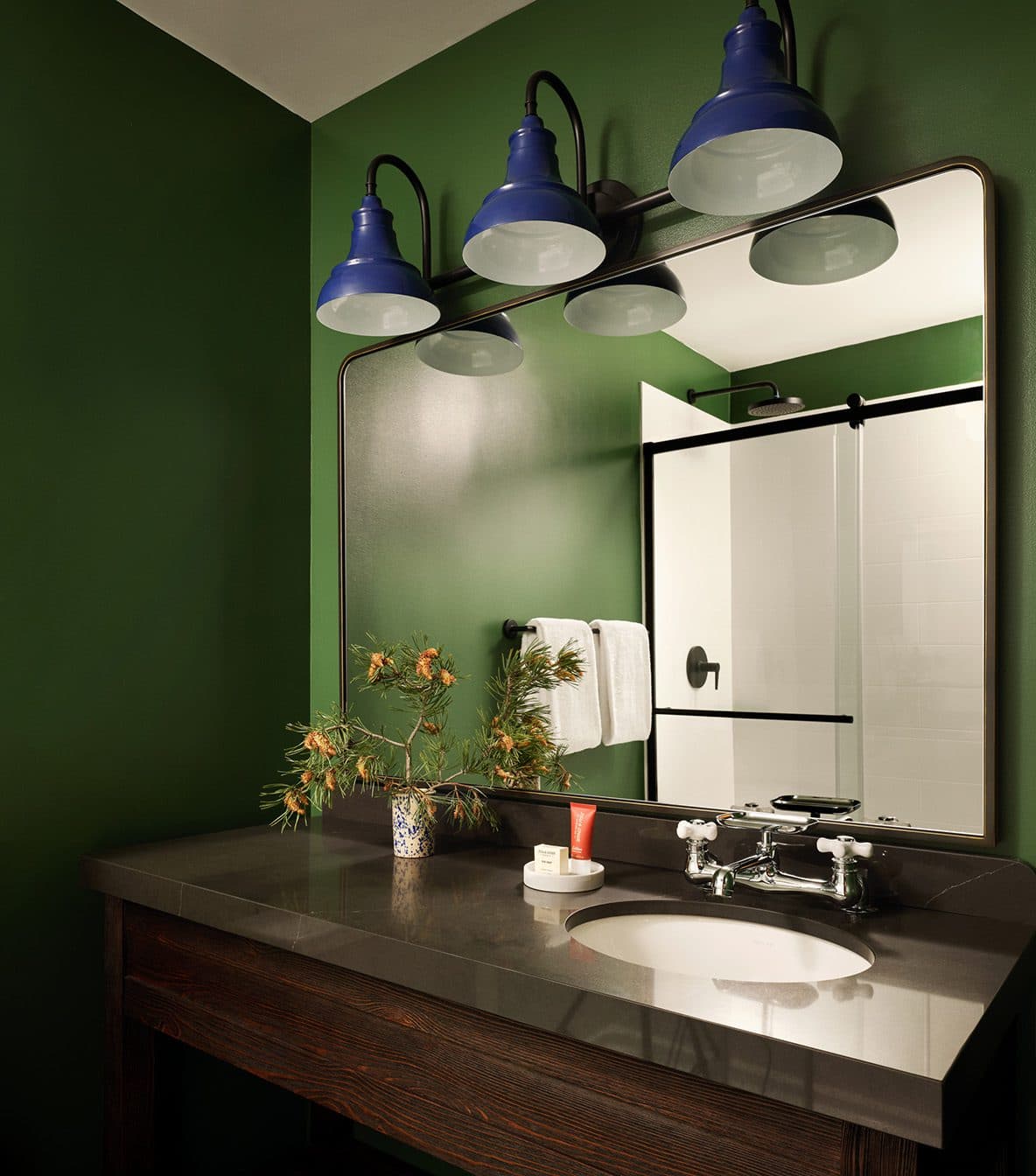 guest room bathroom
